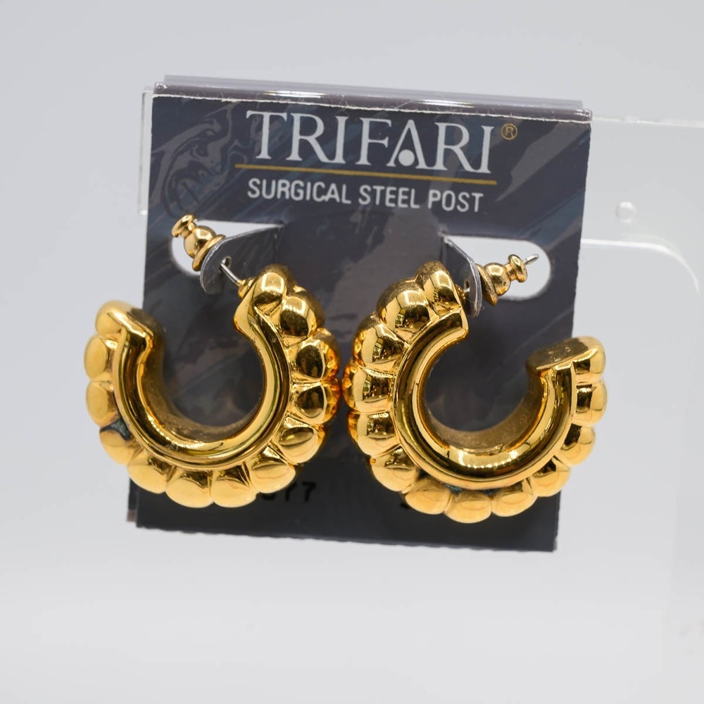 Trifari Hoop Earrings Gold tone Scalloped Ribbed Surgical Steel Post J0382